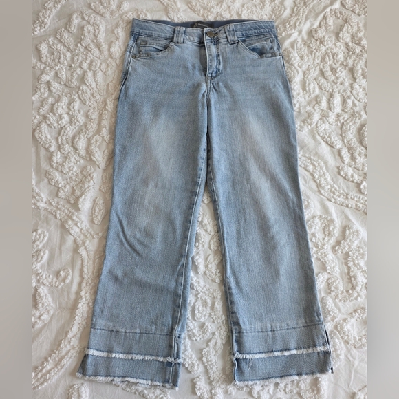 Democracy Capri Jeans Size 8 Light Wash - Picture 1 of 8